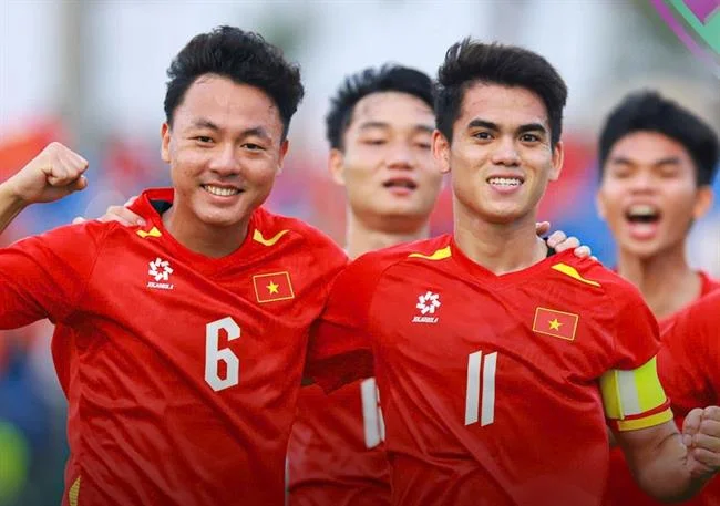 Hình ảnh minh họa các mẹo cá cược đá gà C3, thể hiện chiến lược và phân tích.